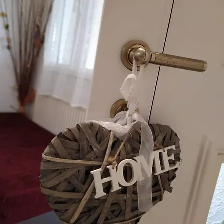 Lejlighed And Cosy House 2 Larissa