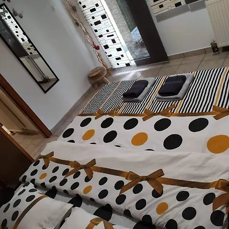 Lejlighed And Cosy House 2 Larissa